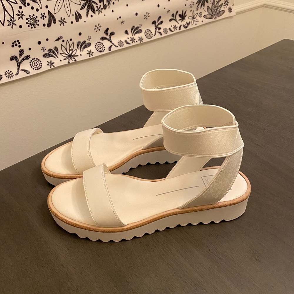 Dulce Vita Franz Sandal Size 10